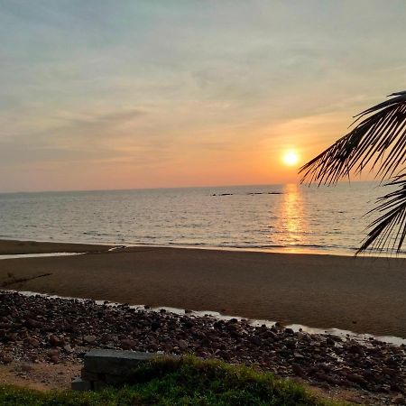 Pd Batu 9 Cocobay Apartment With Family Kampong Tanah Merah  외부 사진